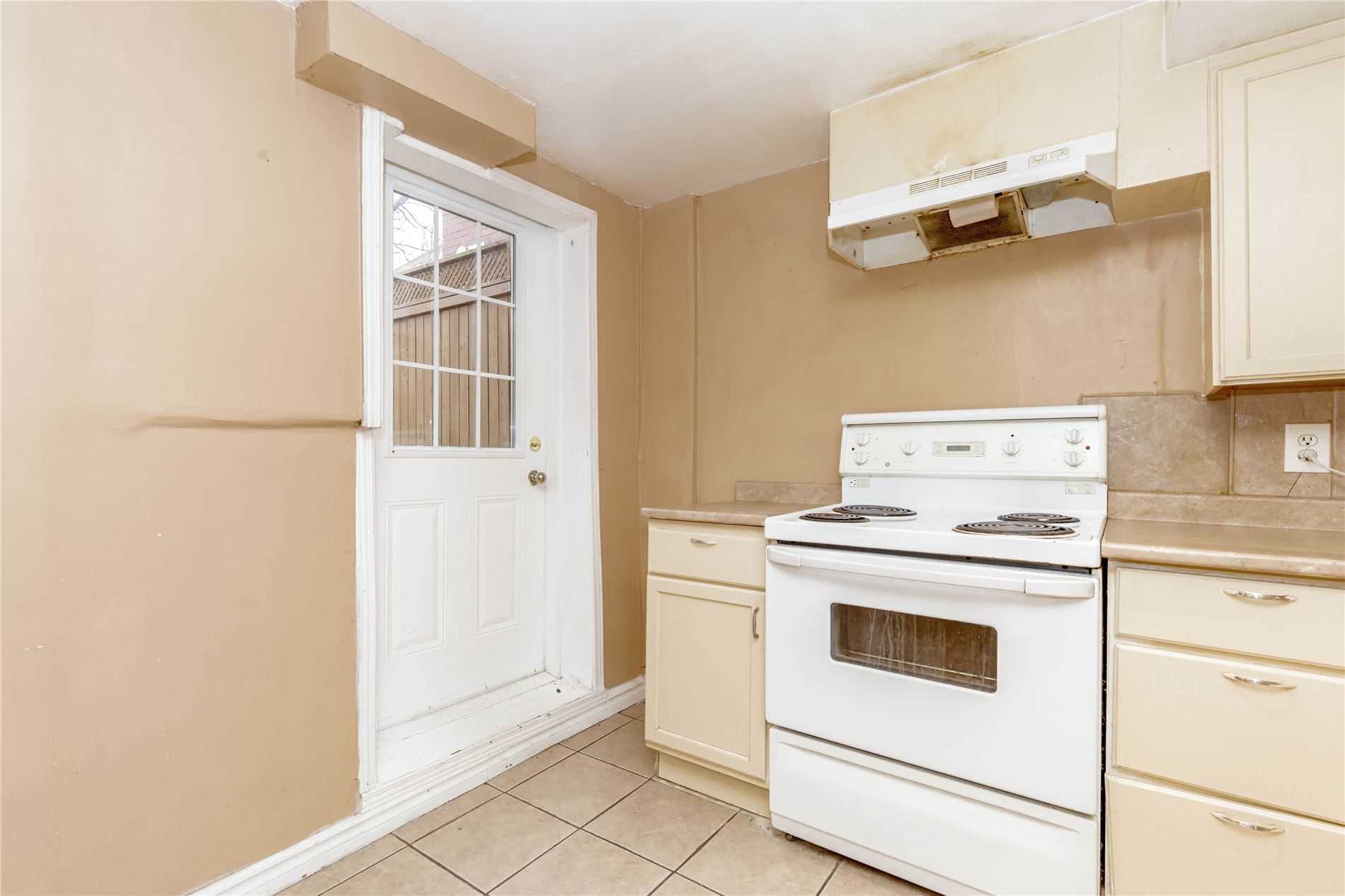 1188 Prestonwood Cres