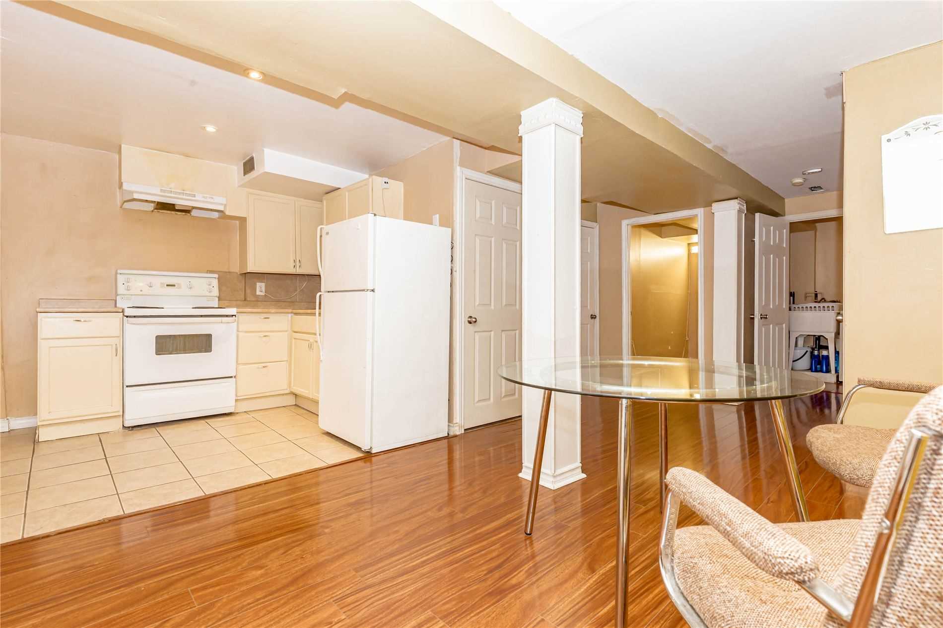 1188 Prestonwood Cres