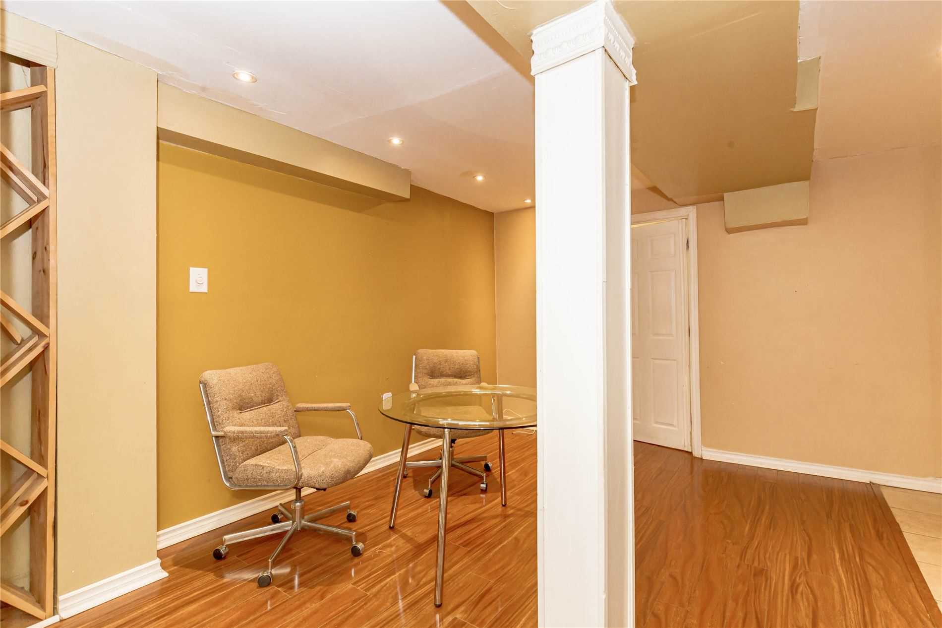 1188 Prestonwood Cres