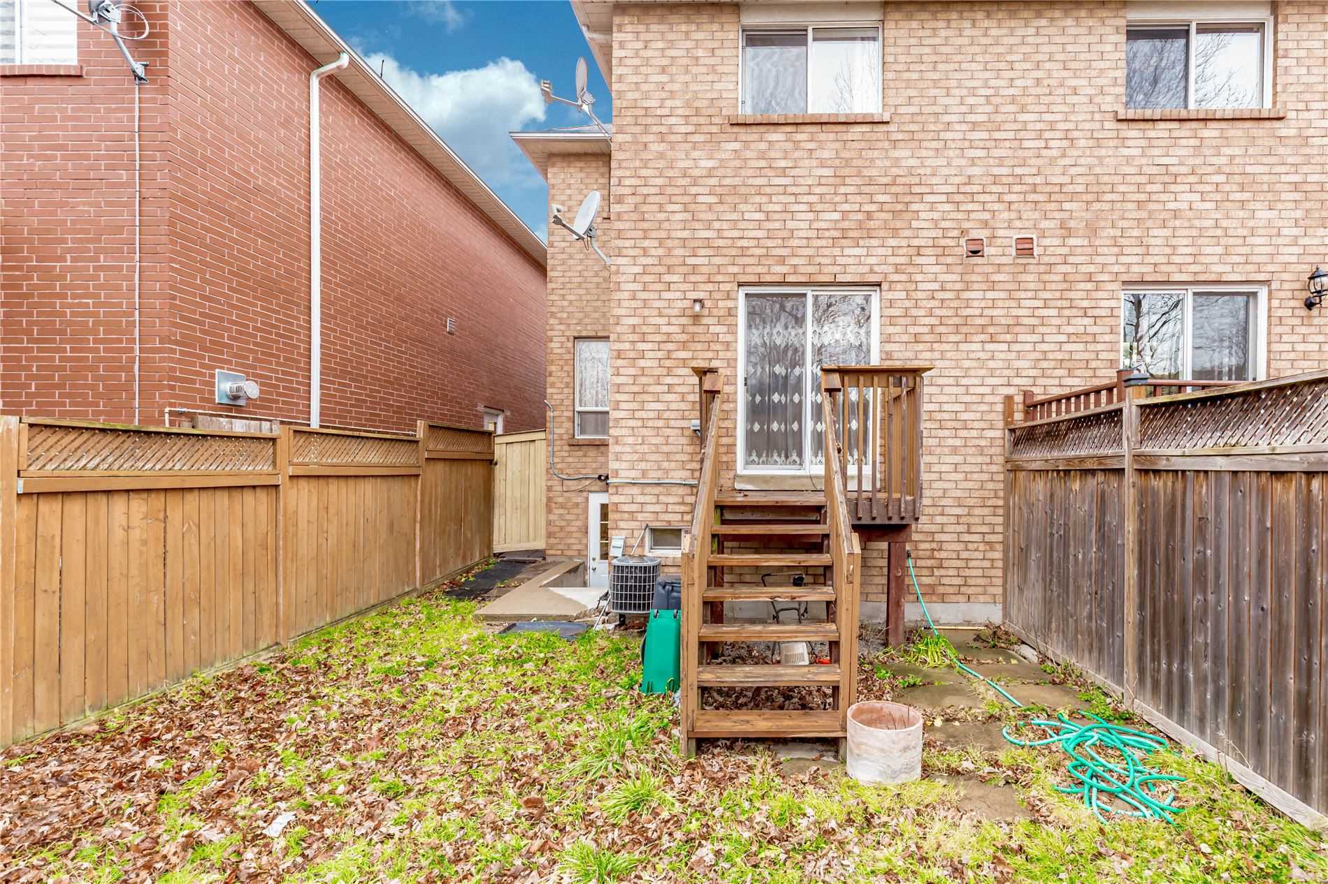 1188 Prestonwood Cres