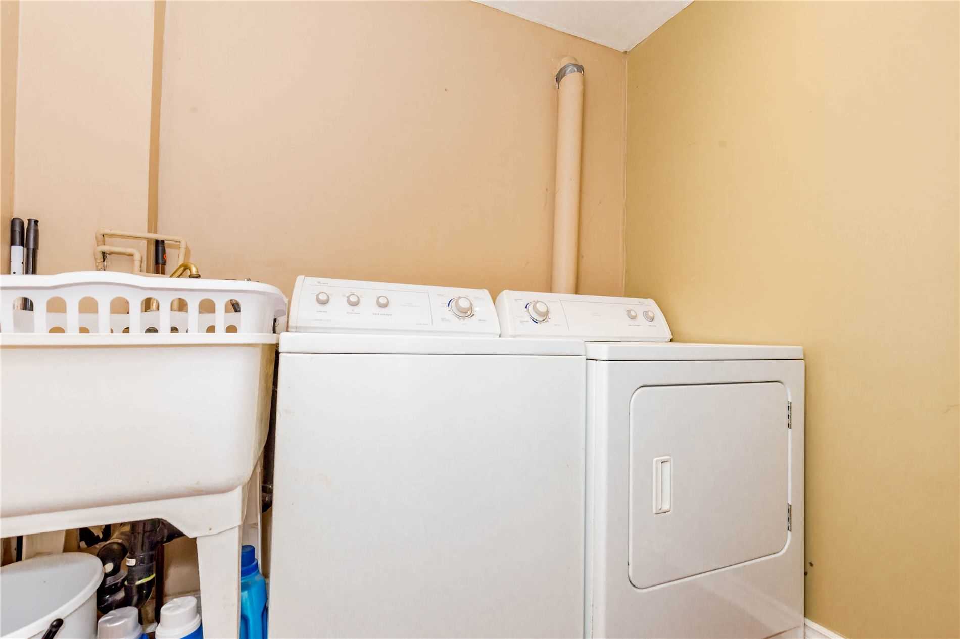 1188 Prestonwood Cres