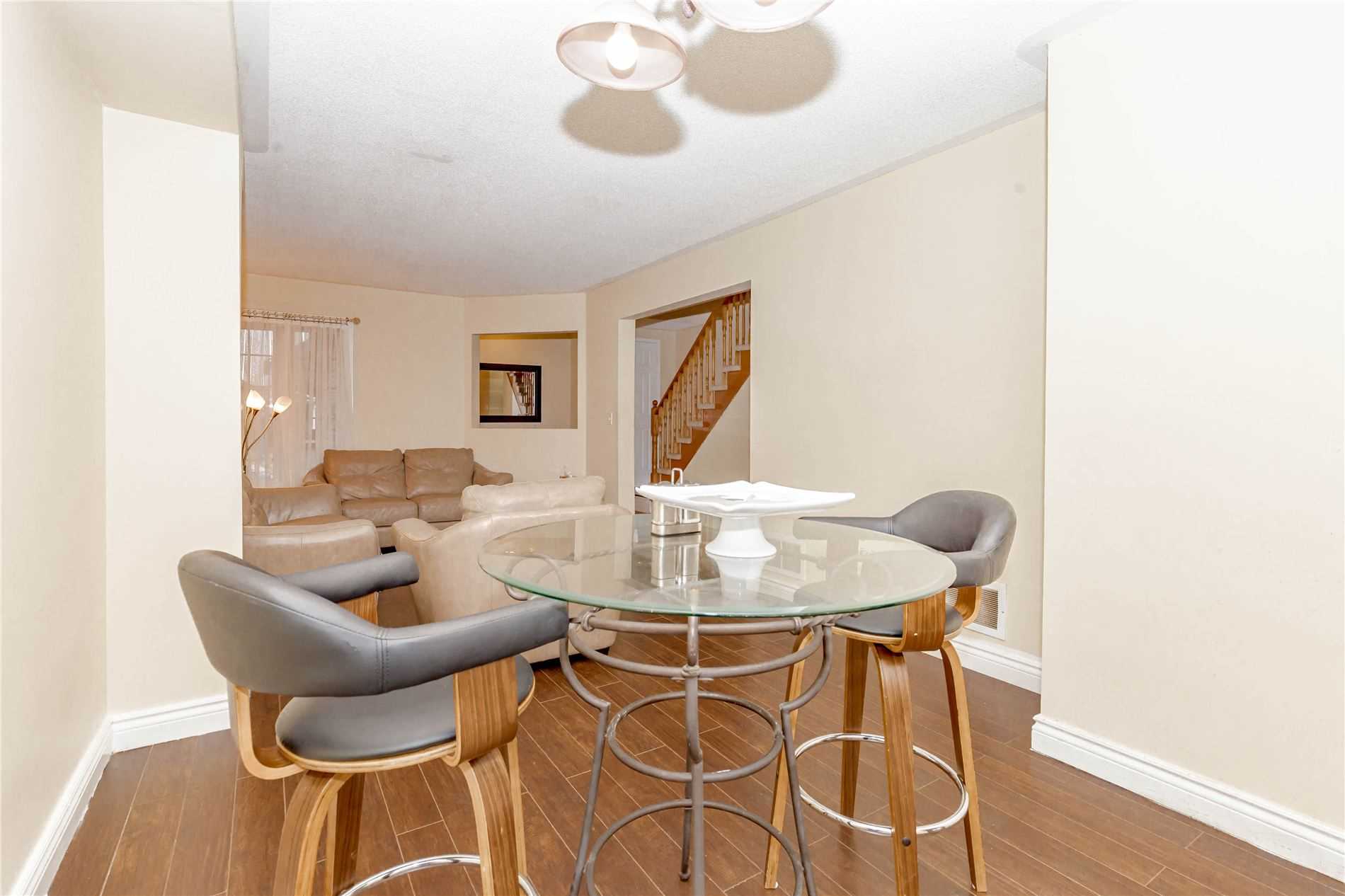 1188 Prestonwood Cres