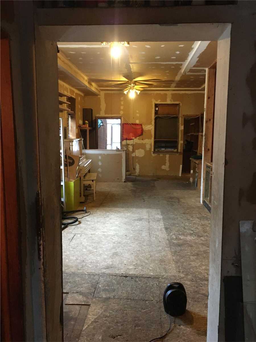 66 Main St N