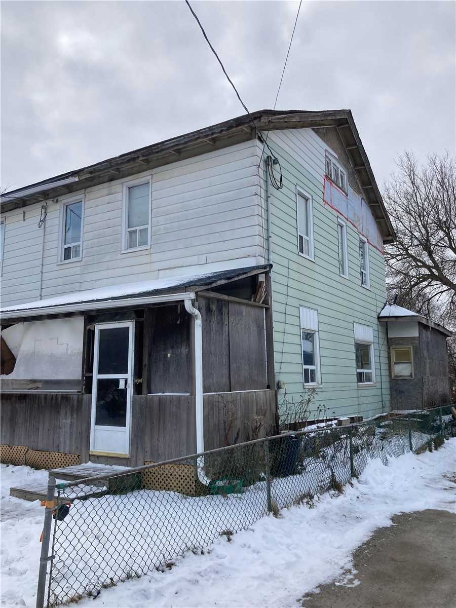 66 Main St N