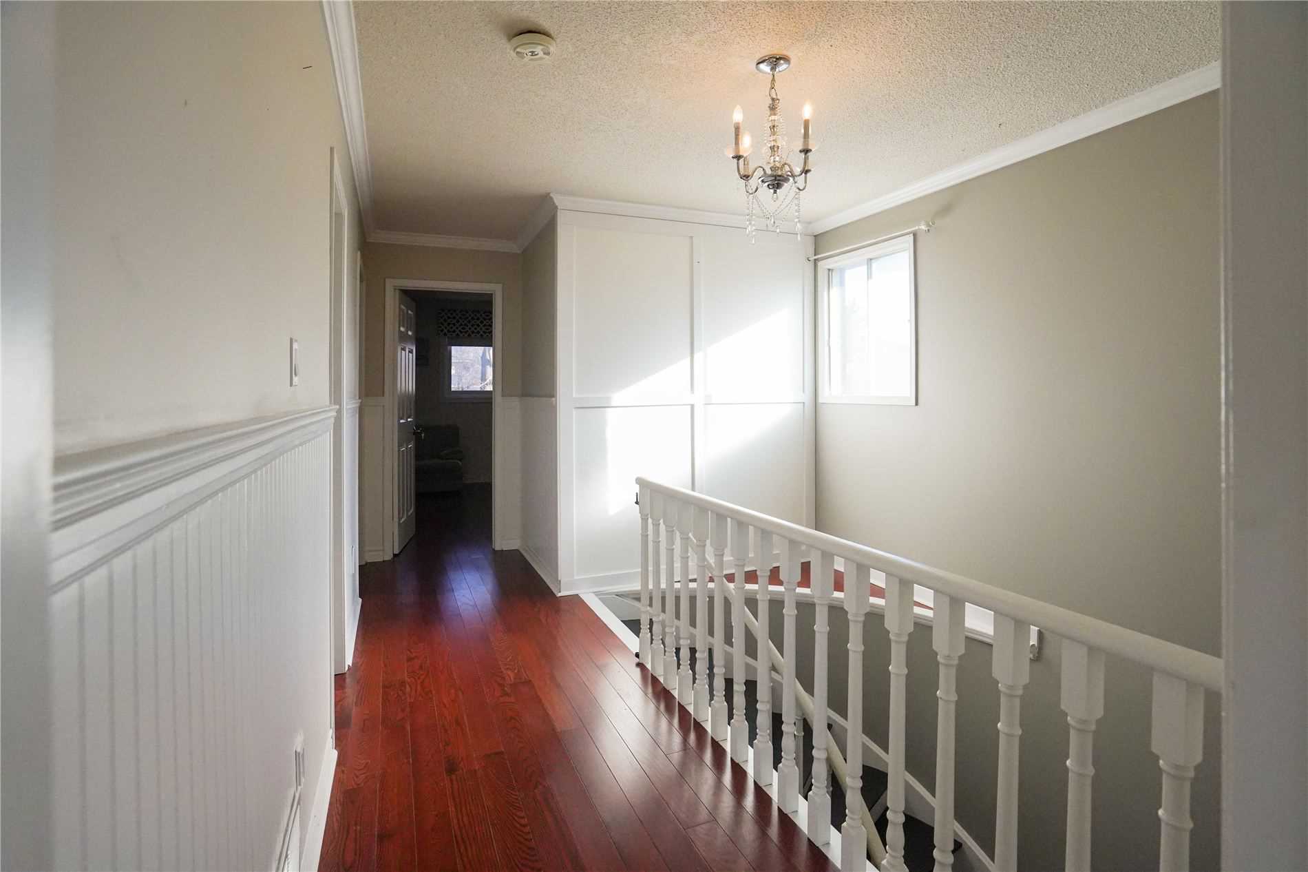 377 Parkridge Cres