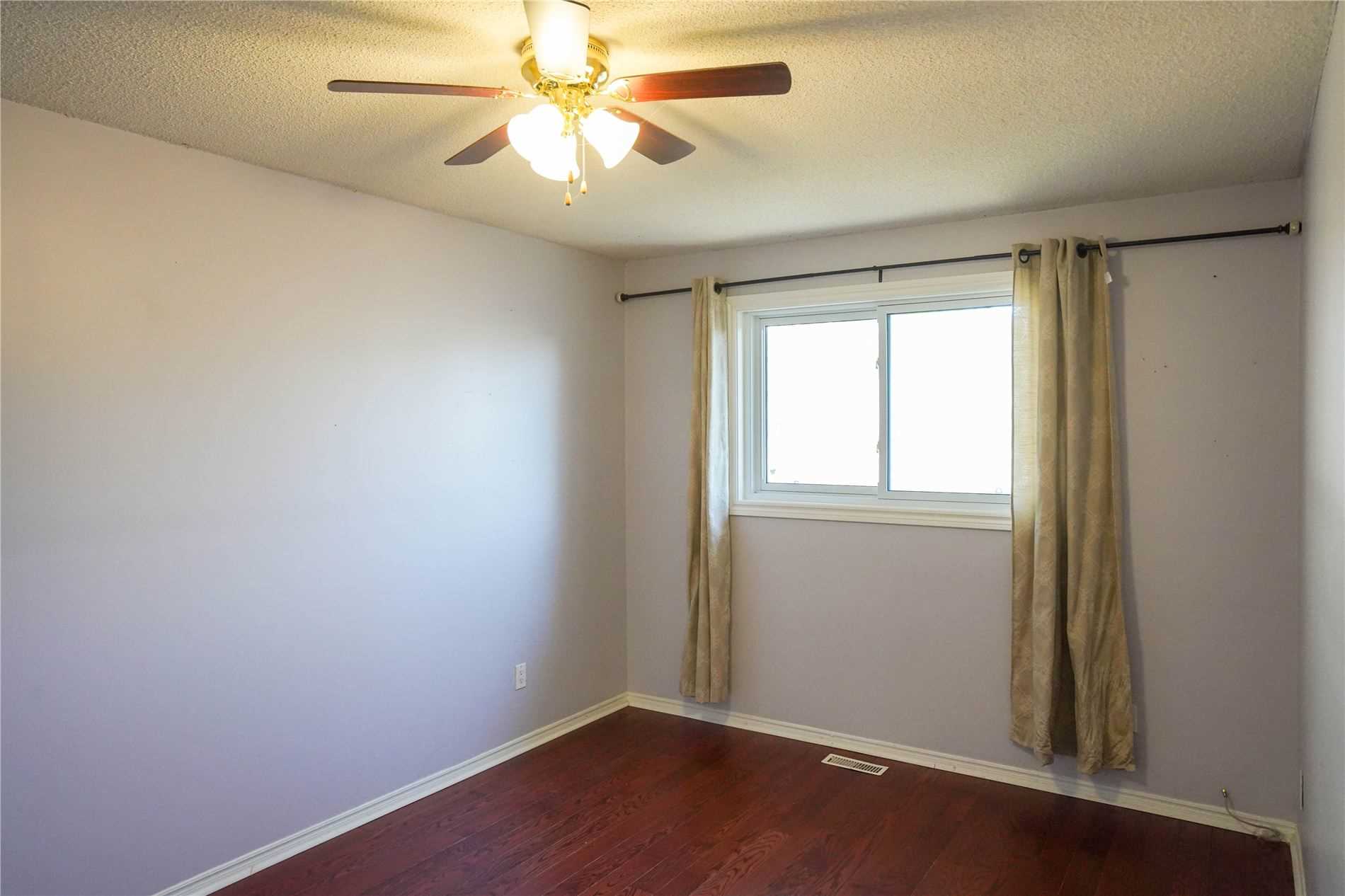 377 Parkridge Cres