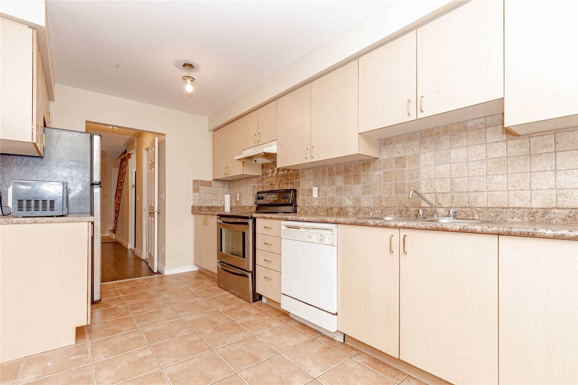 1188 Prestonwood Cres