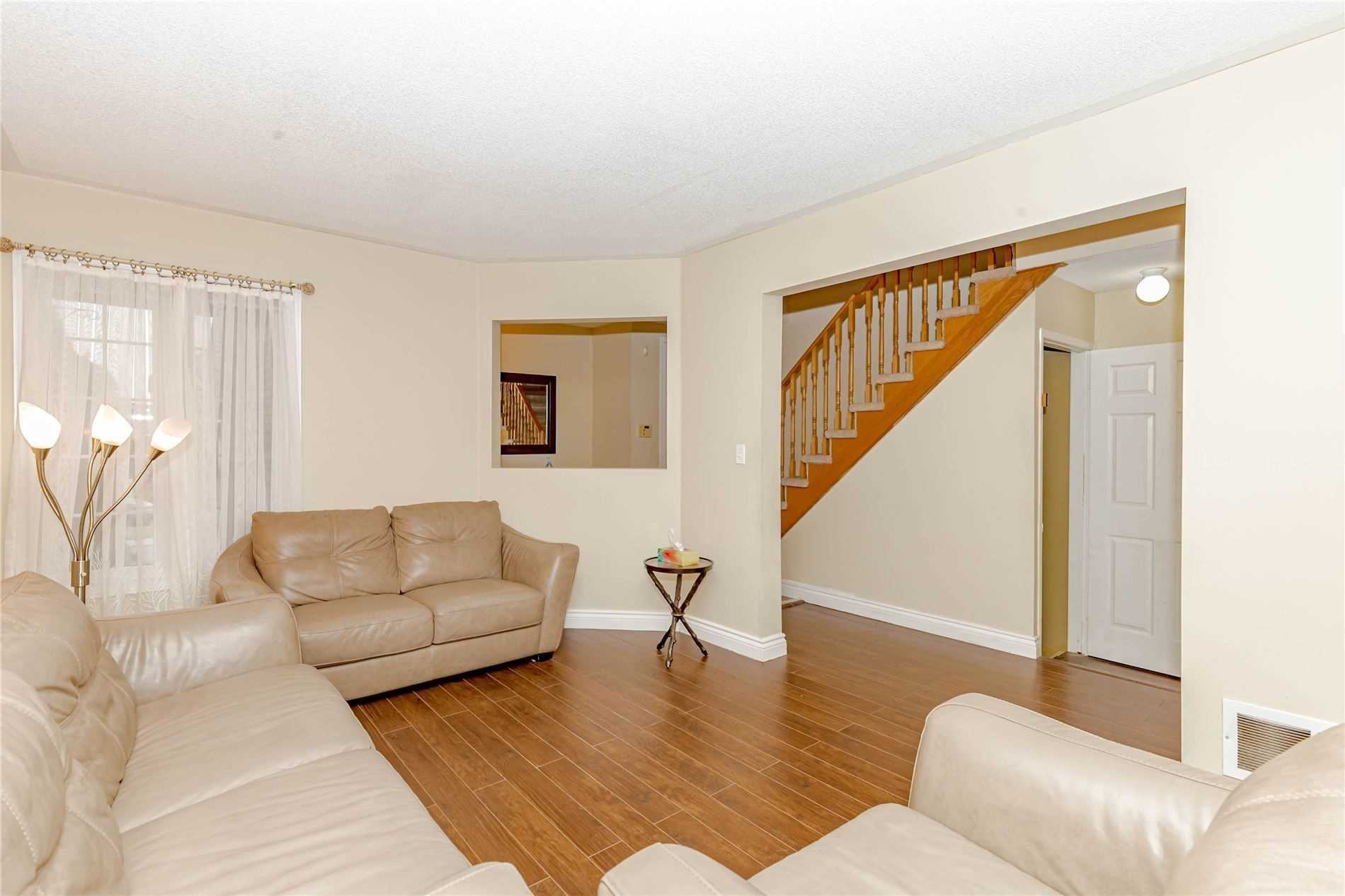 1188 Prestonwood Cres