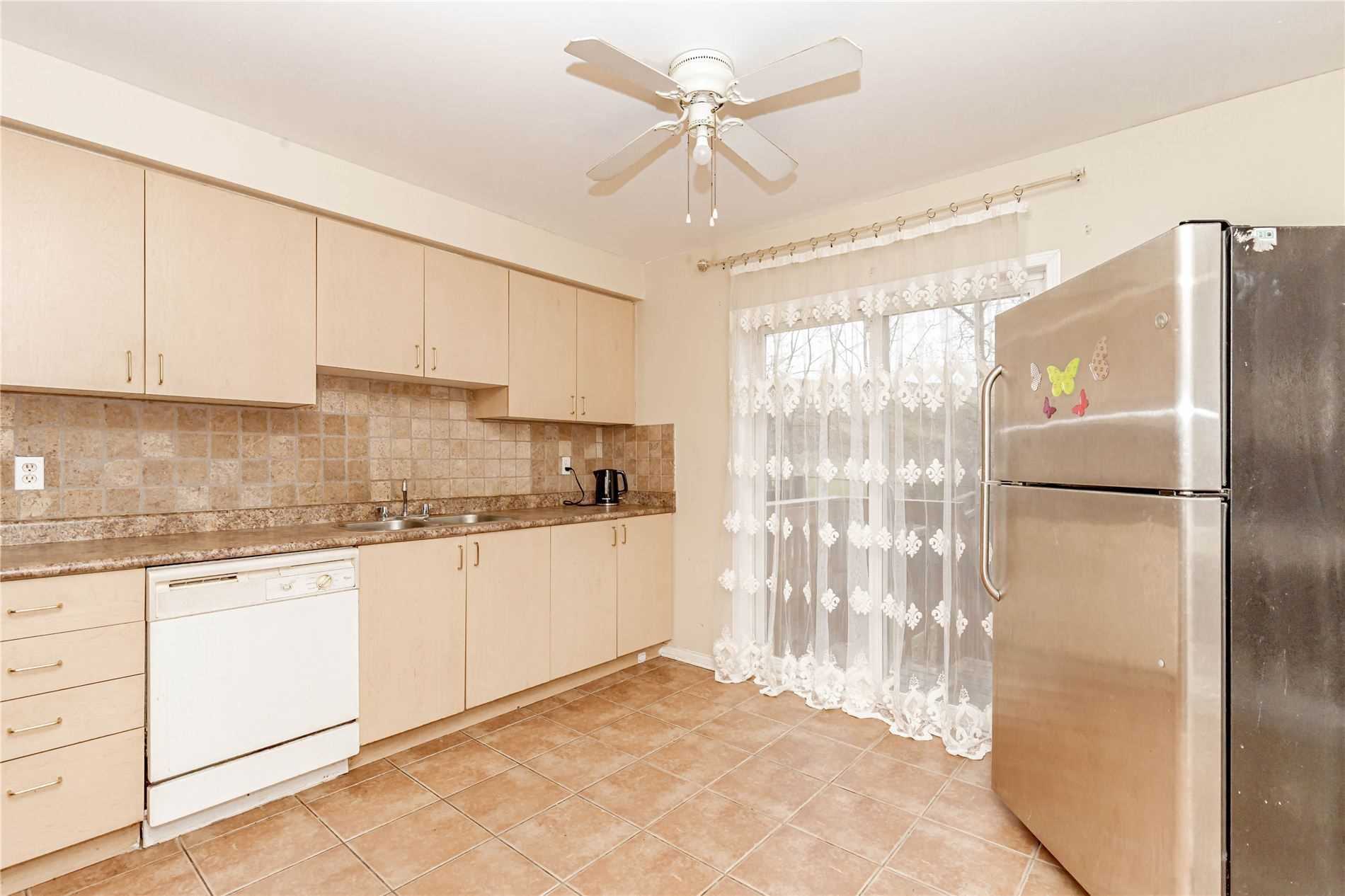 1188 Prestonwood Cres