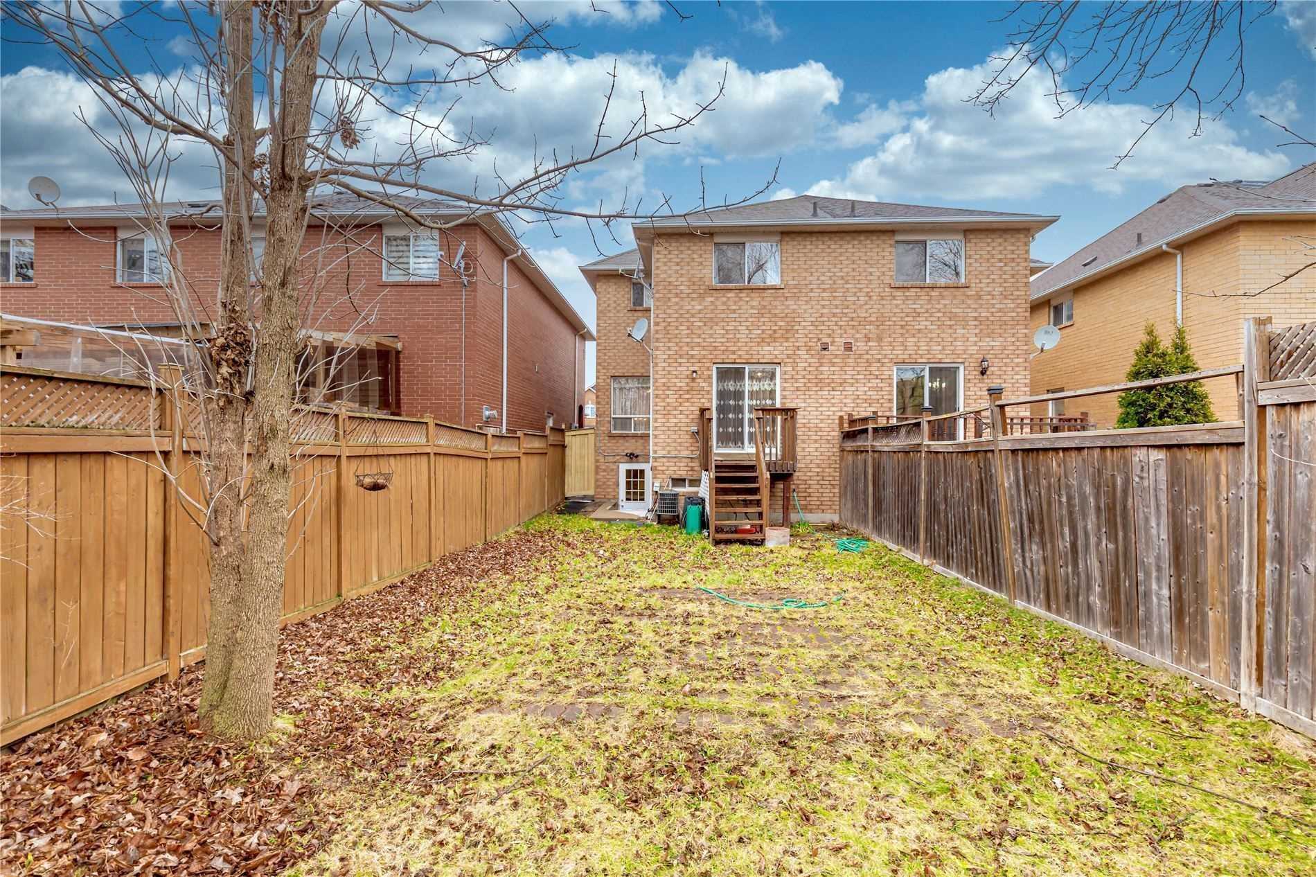 1188 Prestonwood Cres