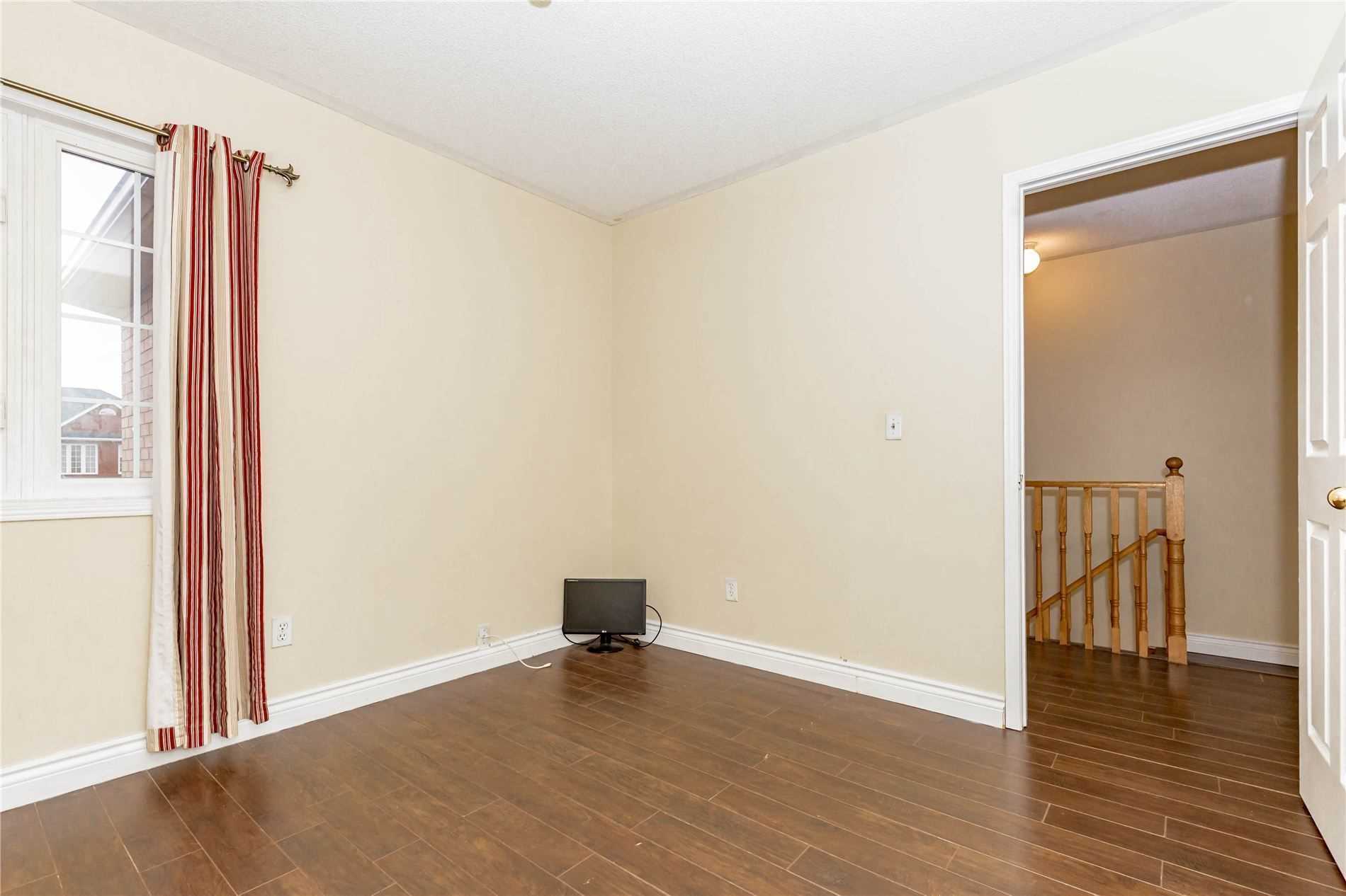 1188 Prestonwood Cres