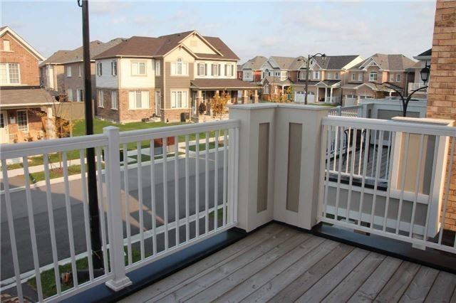 1541 Gainer Cres