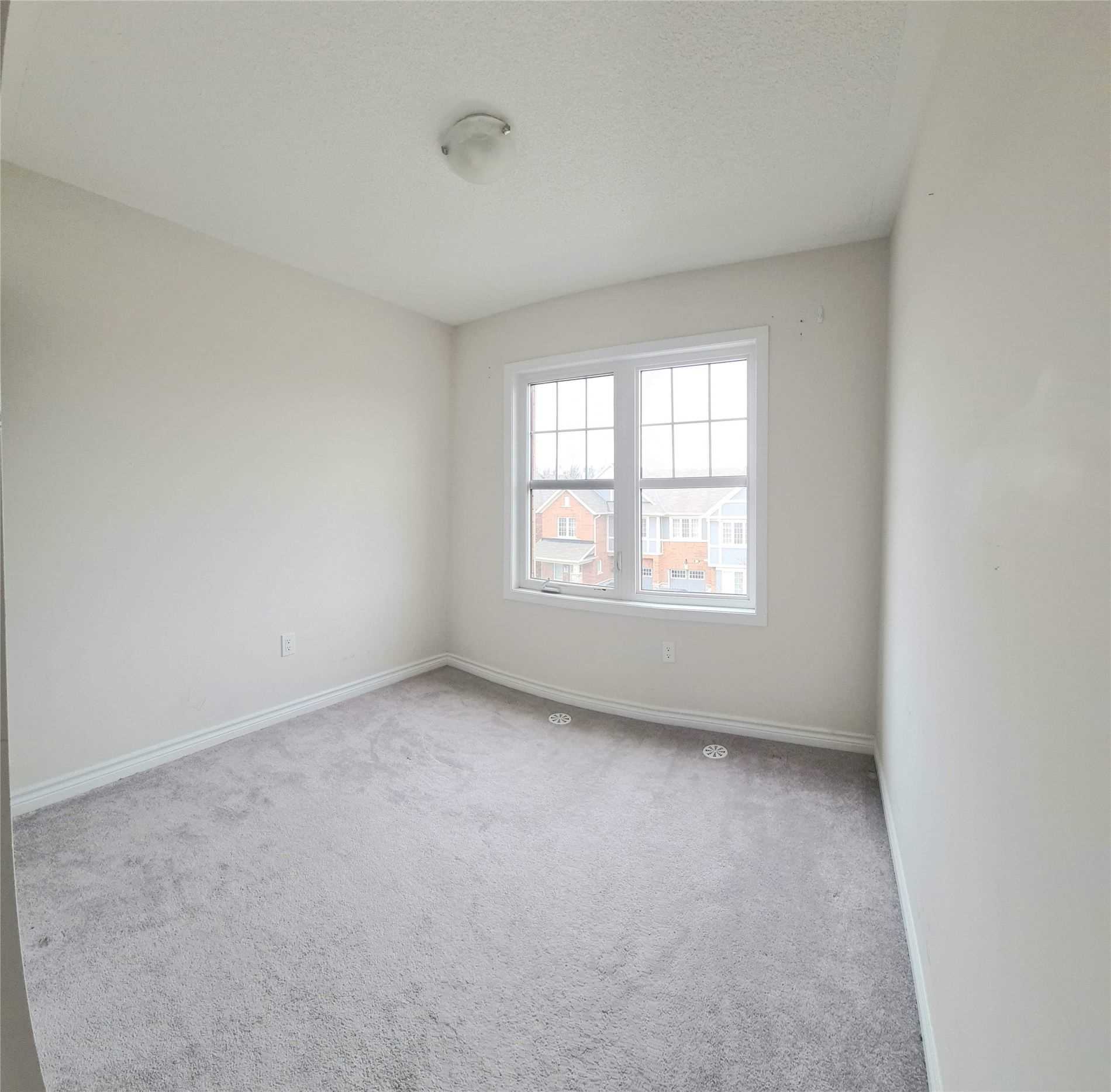 1541 Gainer Cres