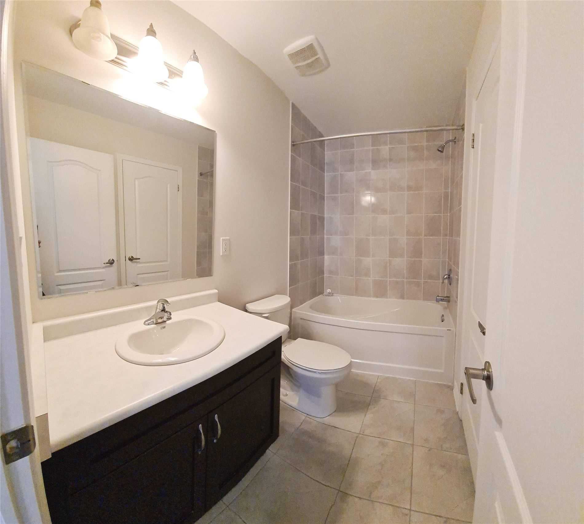 1541 Gainer Cres