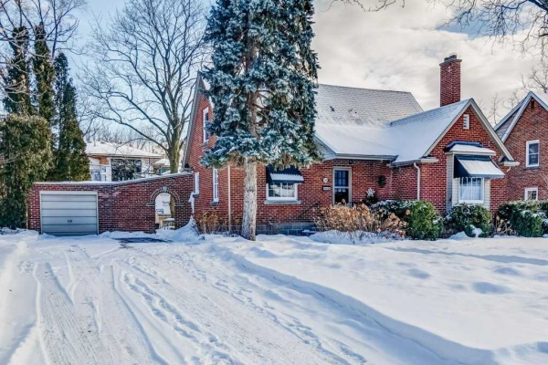 1390 Halifax Pl, Burlington