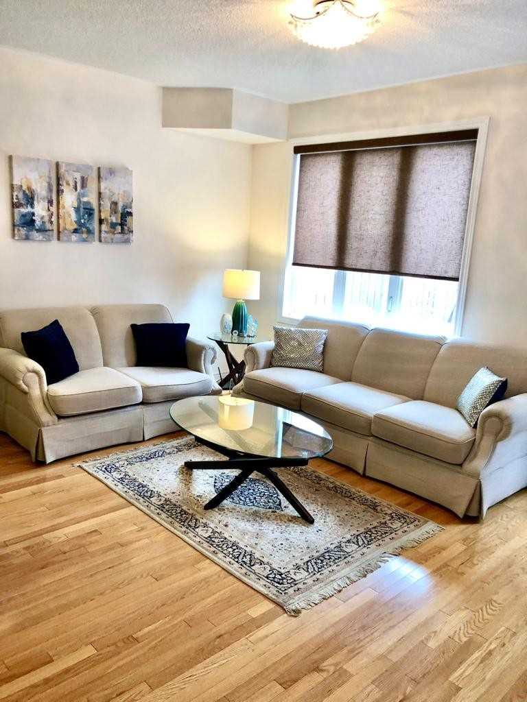 963 Transom Cres