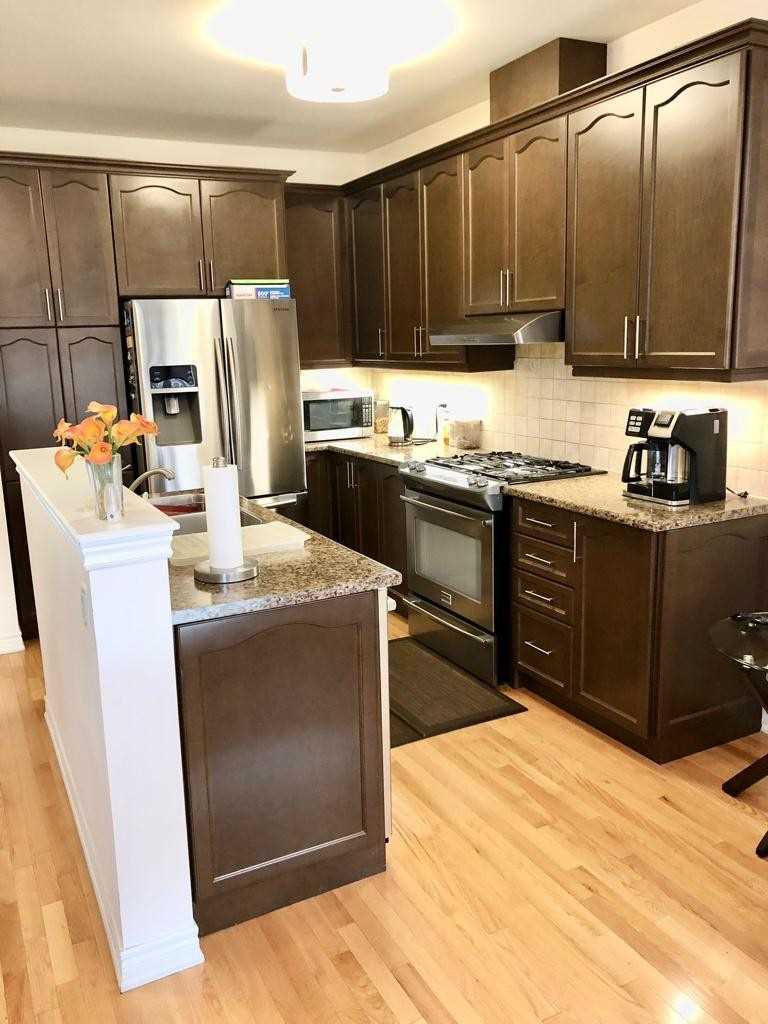 963 Transom Cres