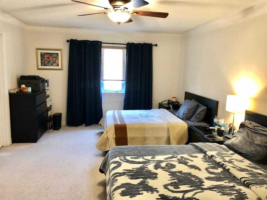 963 Transom Cres
