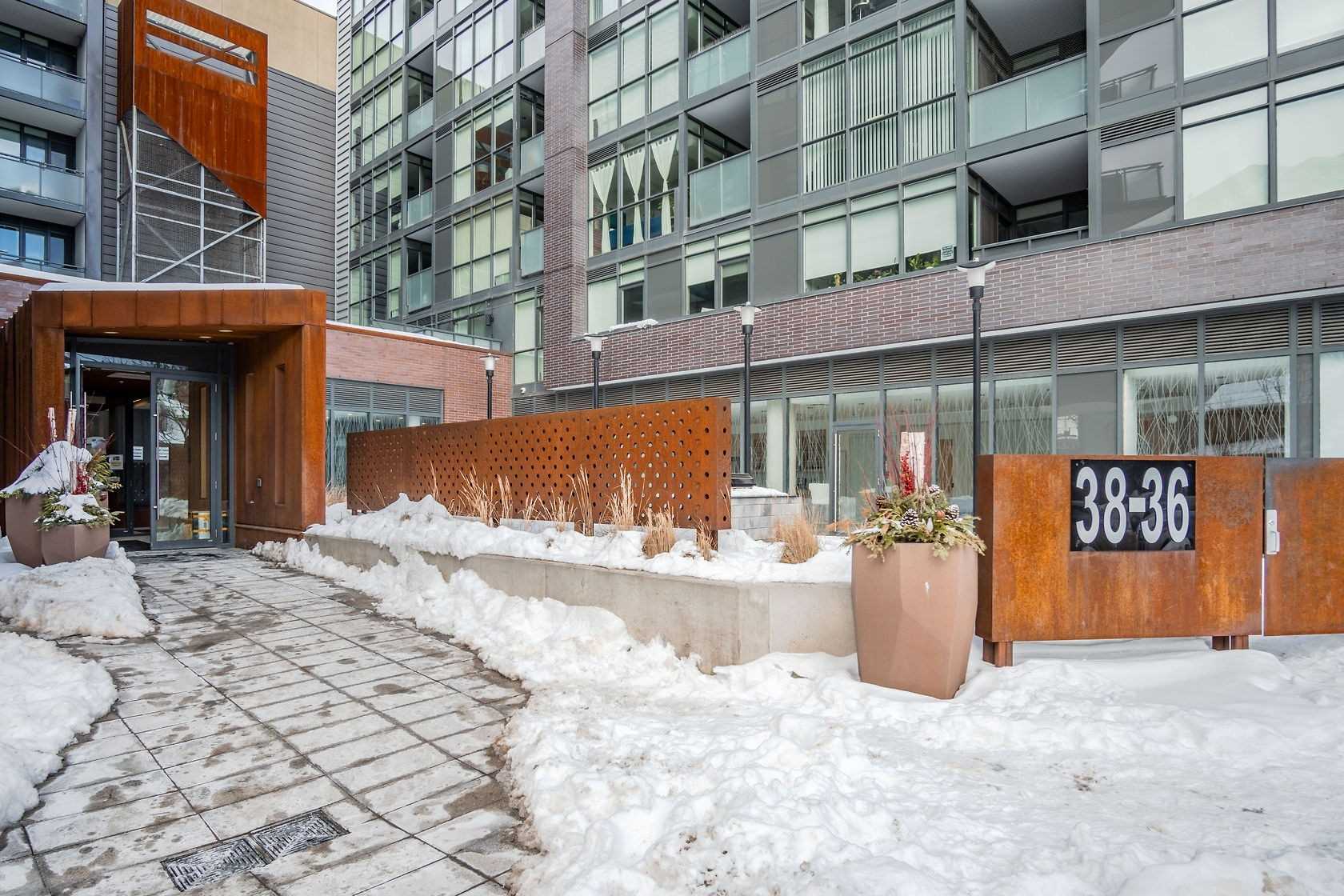 36 Howard Park Ave, #303