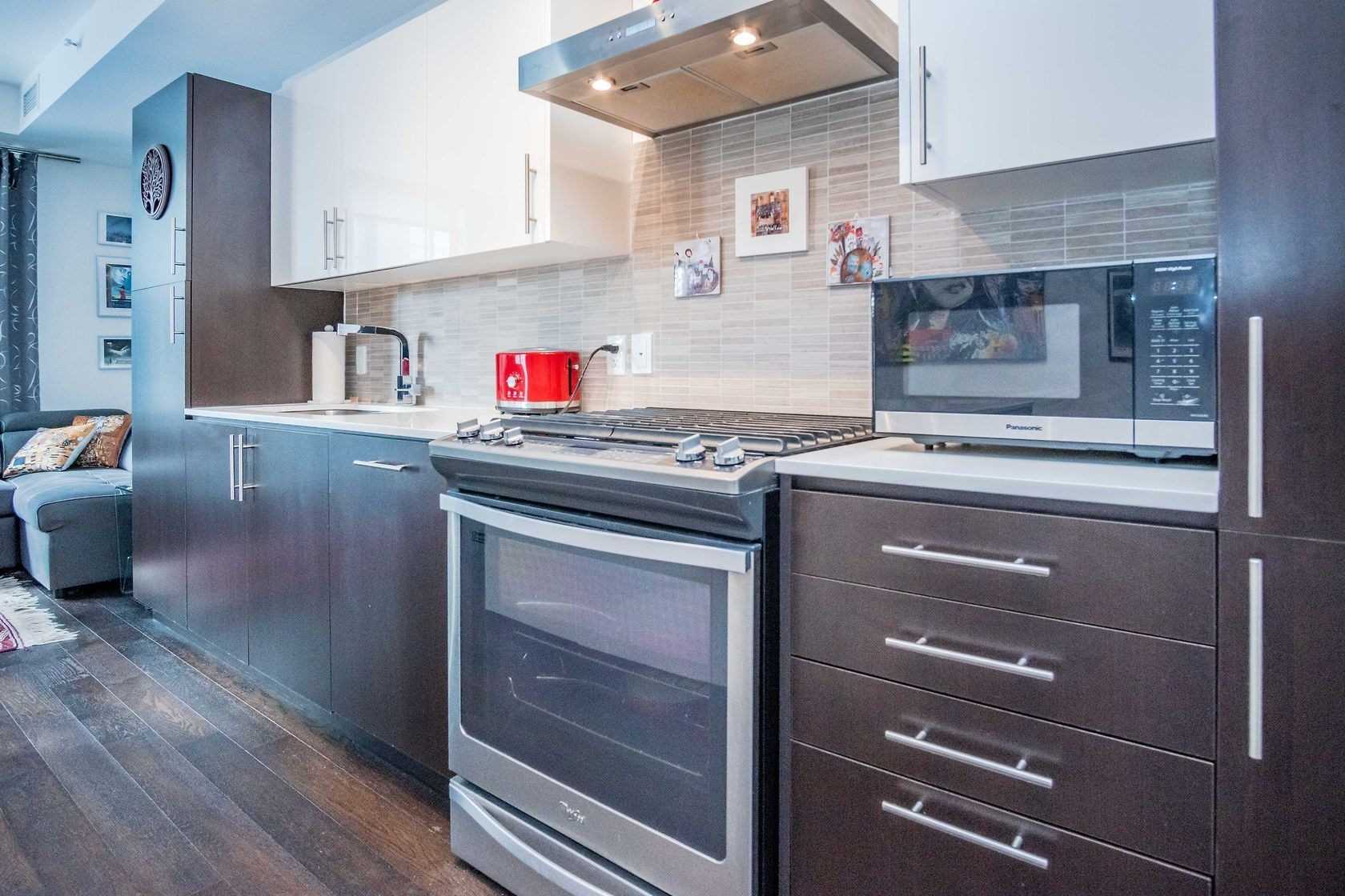 36 Howard Park Ave, #303