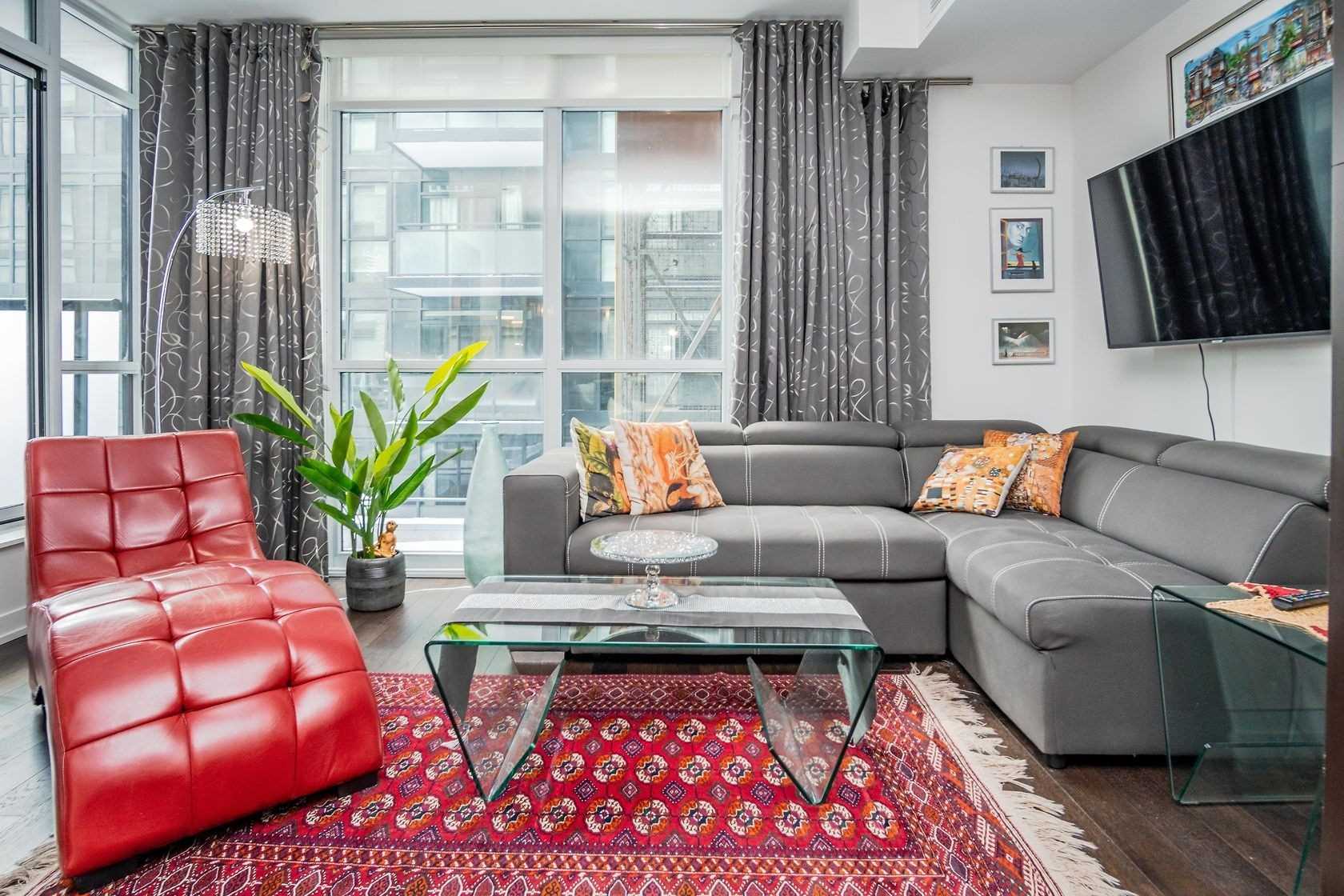 36 Howard Park Ave, #303