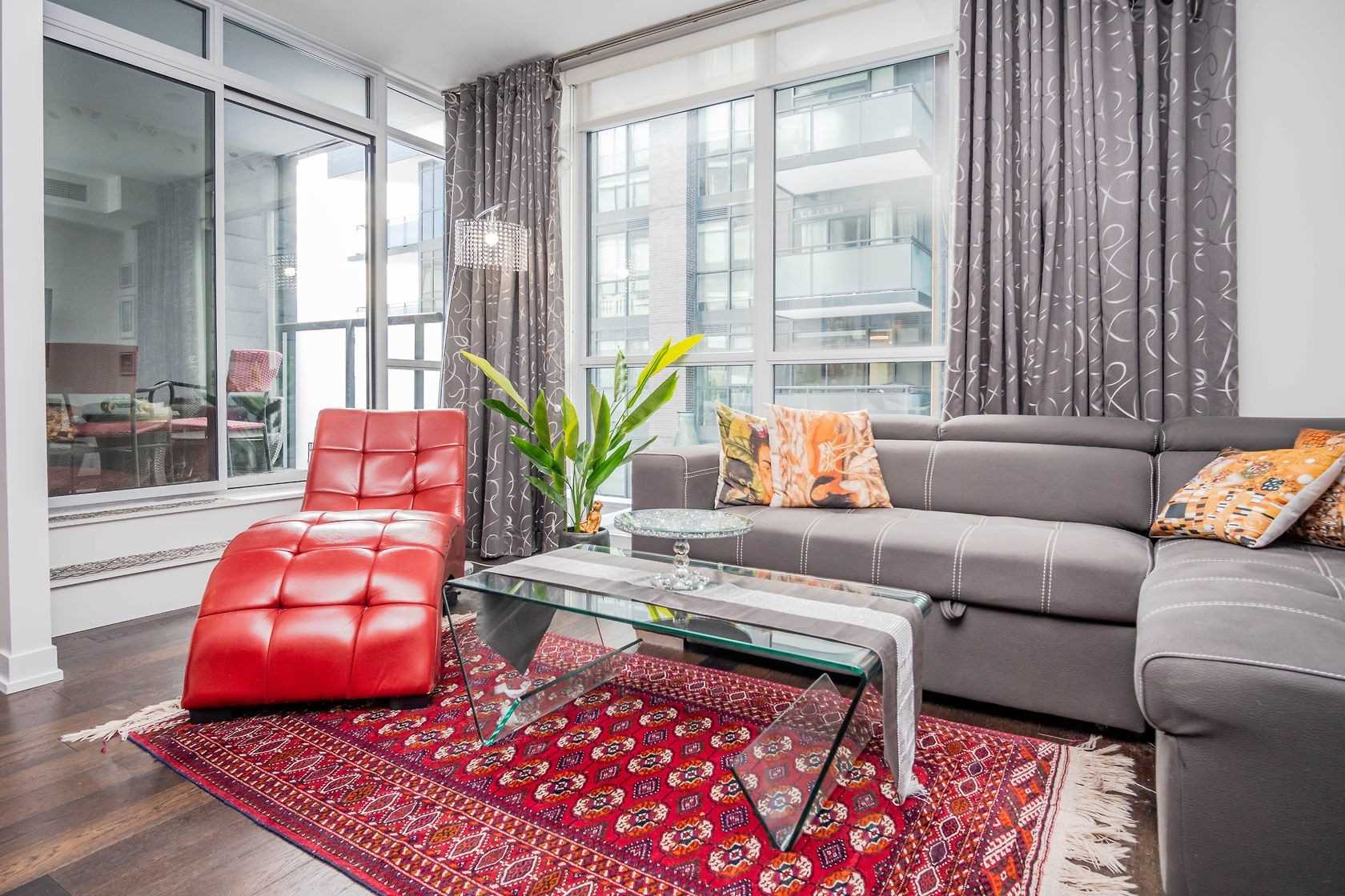 36 Howard Park Ave, #303