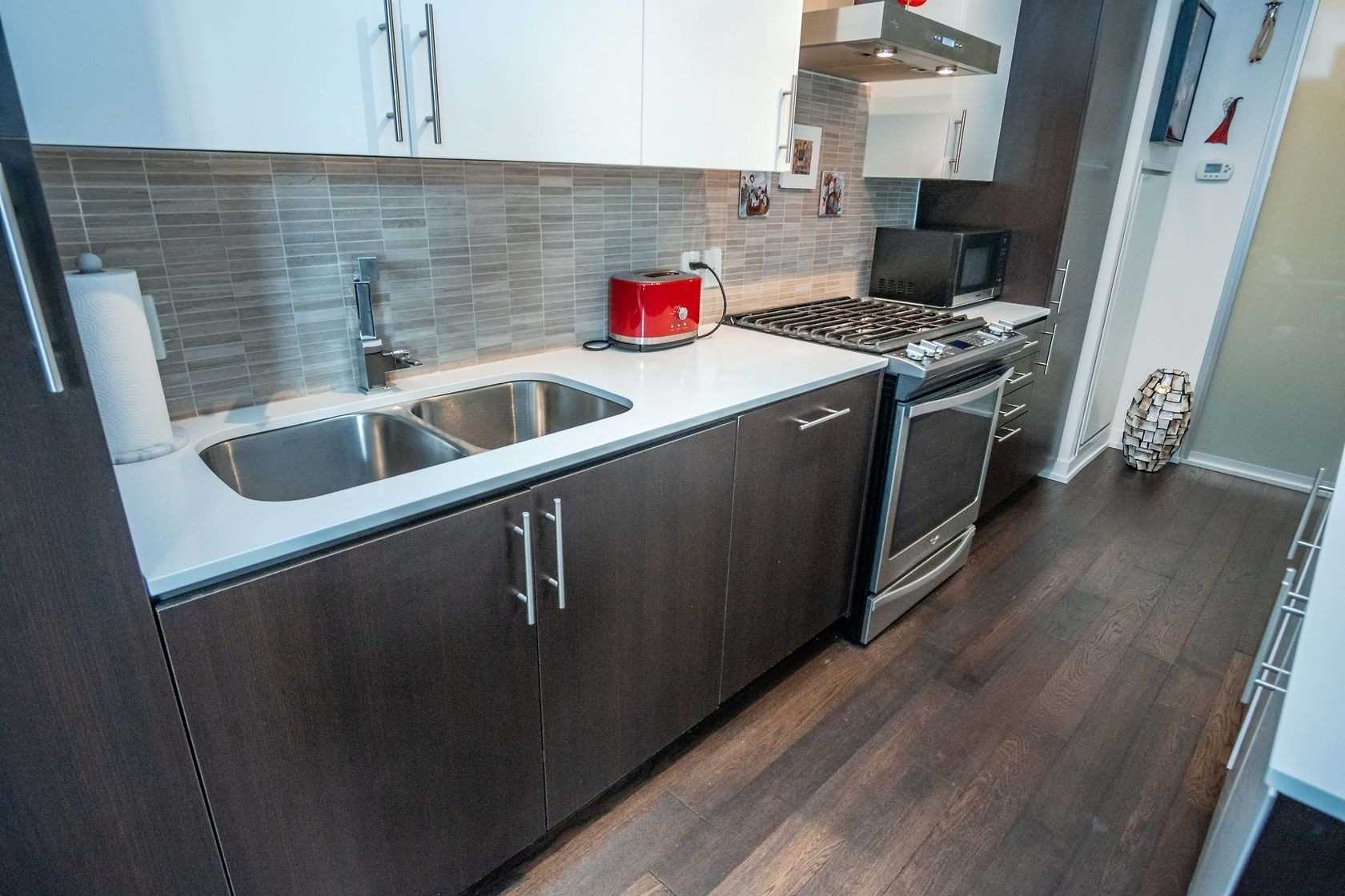 36 Howard Park Ave, #303