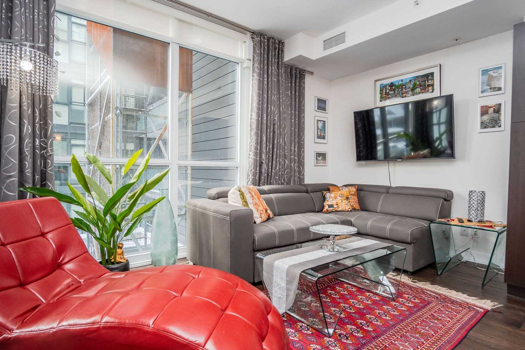 36 Howard Park Ave, #303