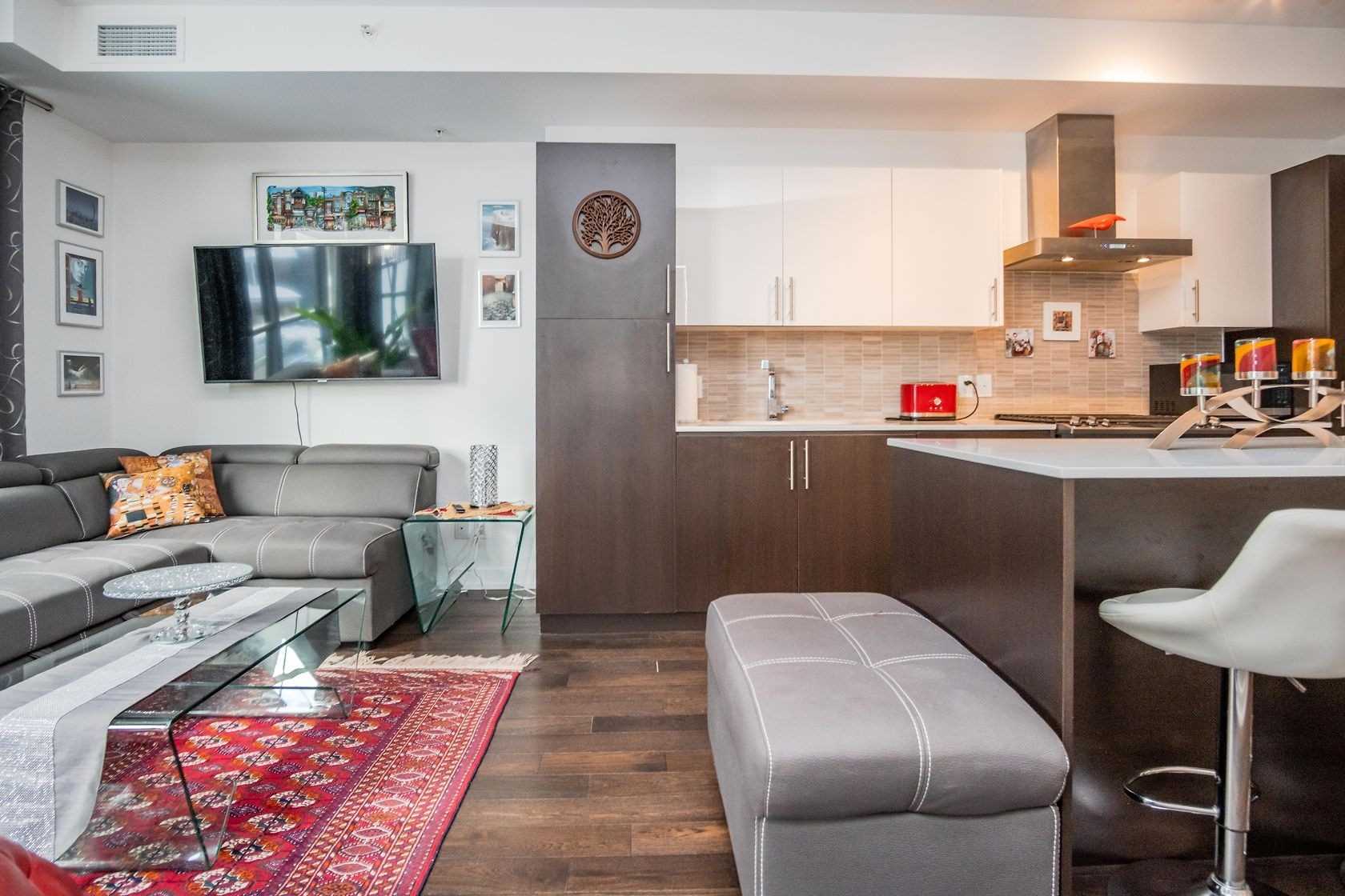 36 Howard Park Ave, #303