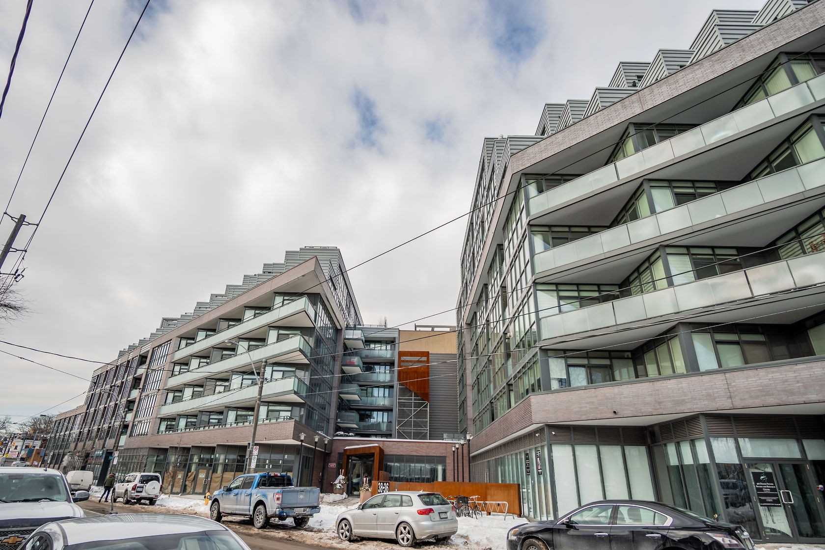 36 Howard Park Ave, #303