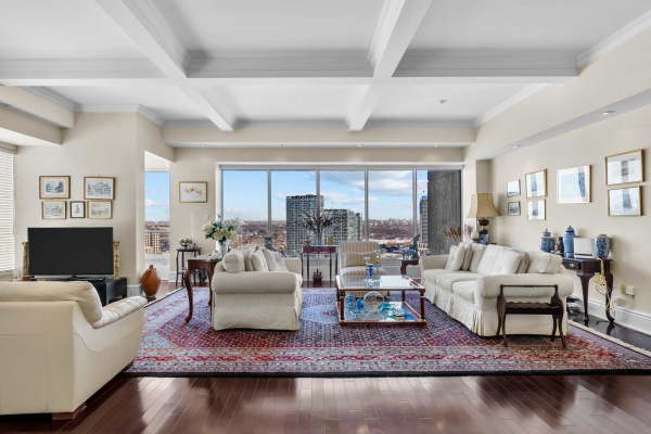 2045 Lake Shore Blvd W, Toronto