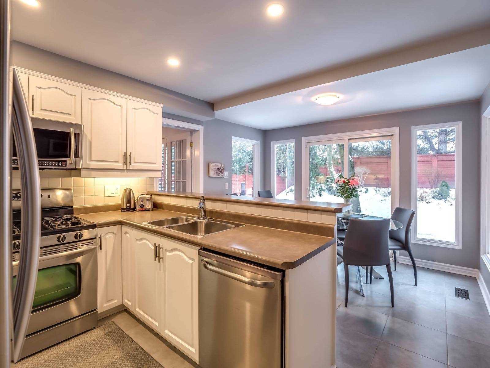 40 Barr Cres