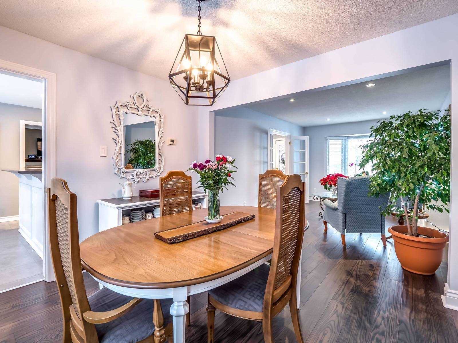 40 Barr Cres