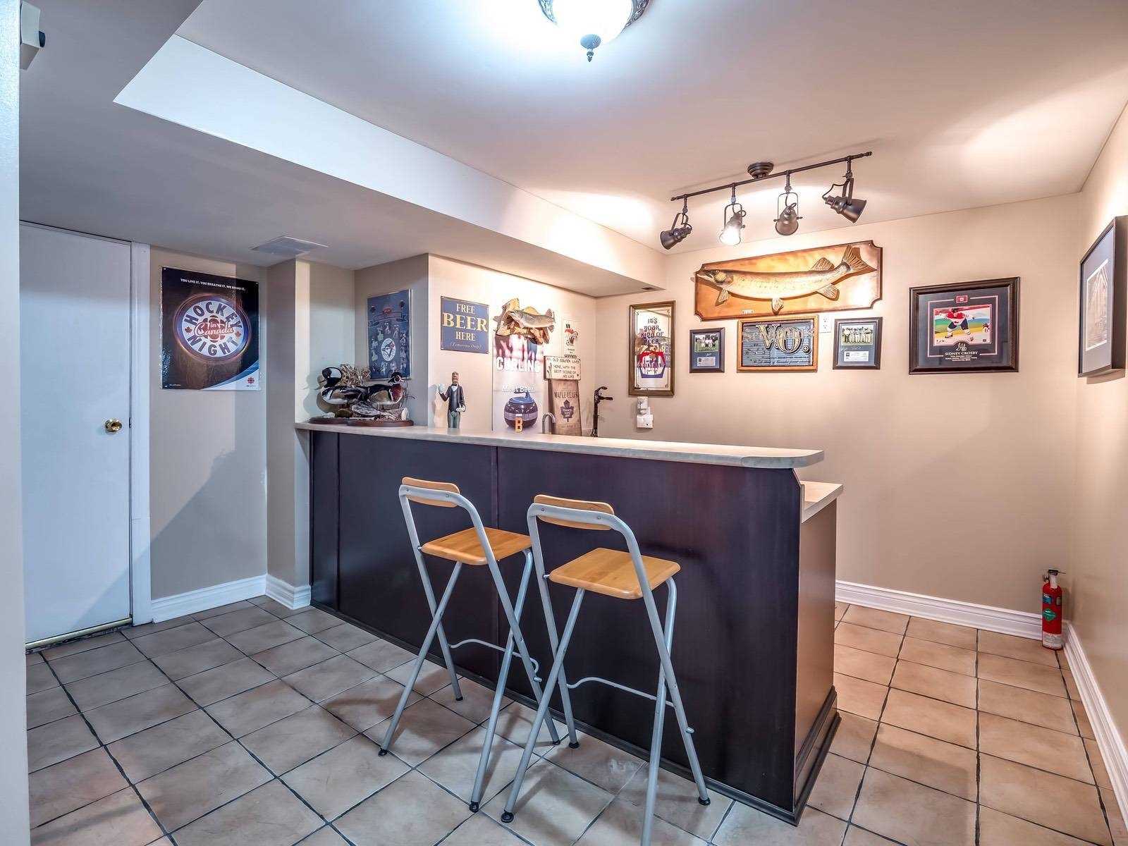 40 Barr Cres