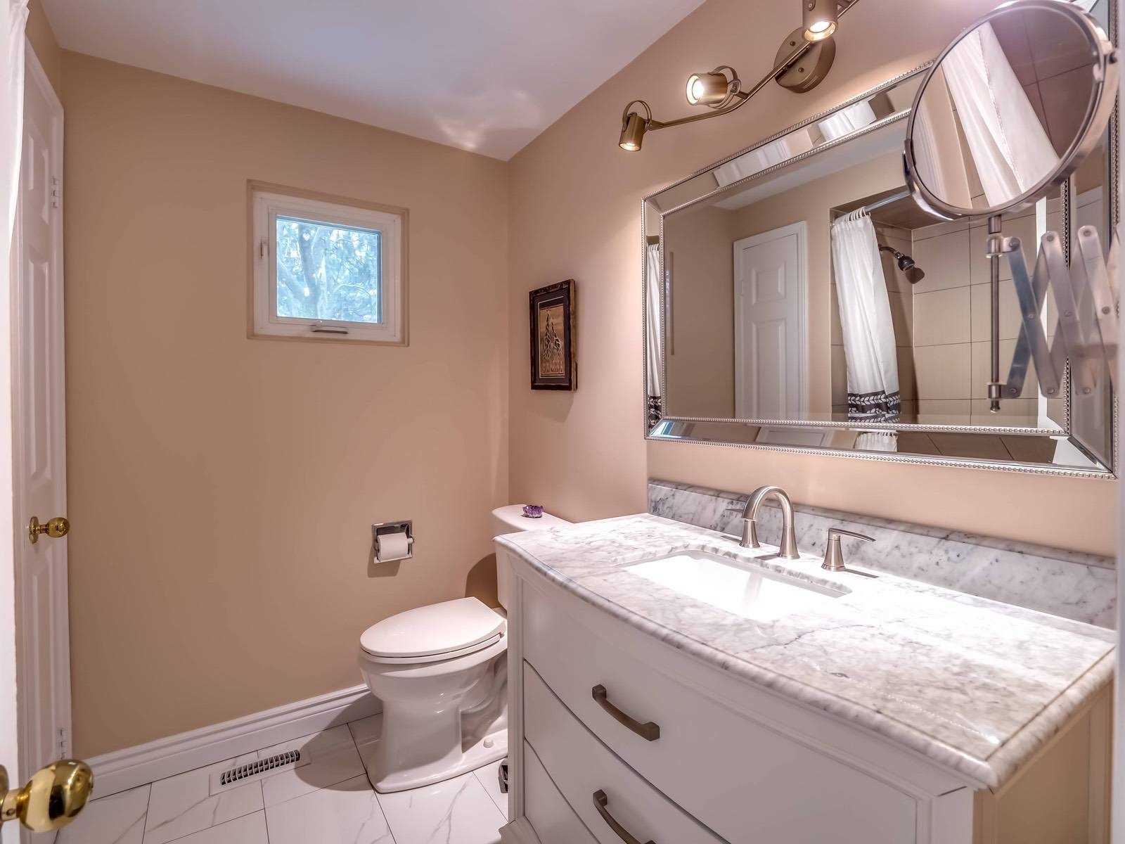 40 Barr Cres