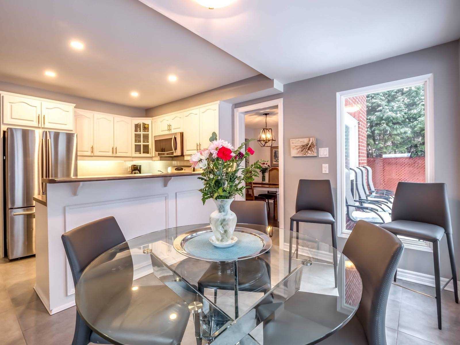 40 Barr Cres