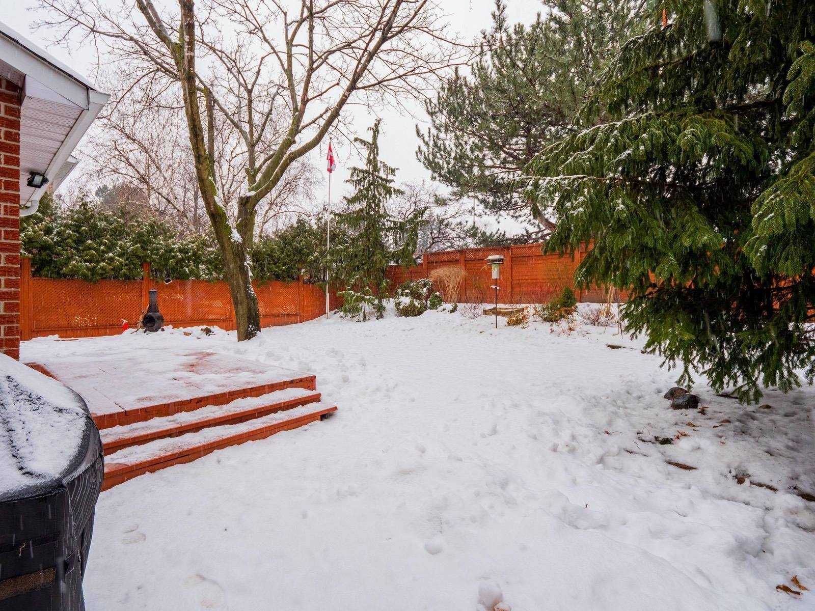 40 Barr Cres