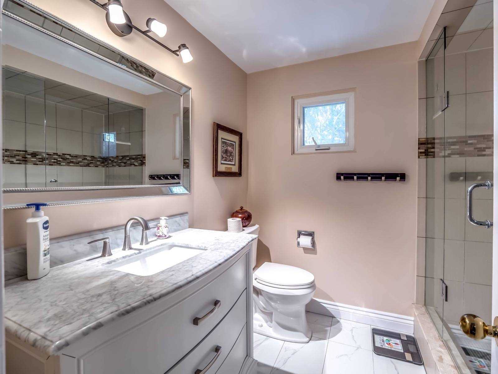 40 Barr Cres