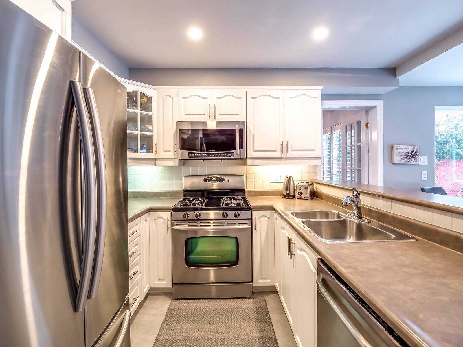 40 Barr Cres