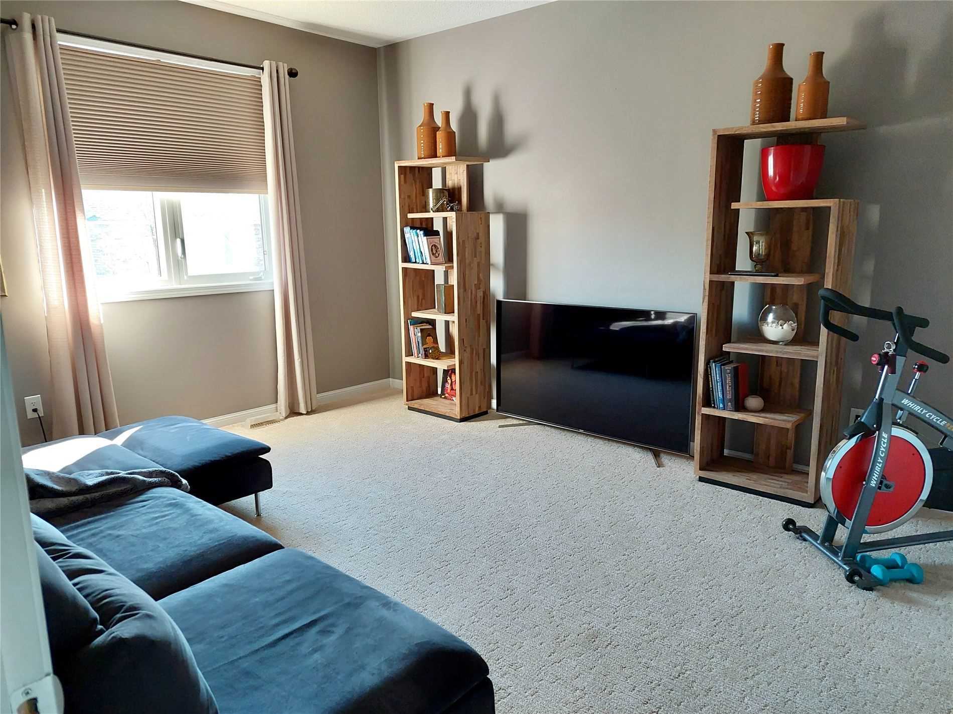 501 Cusick Circ