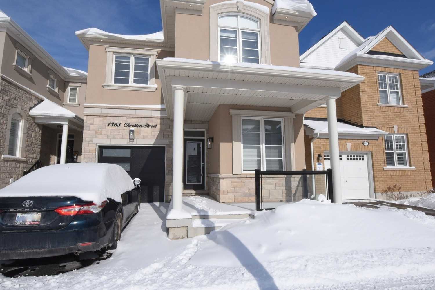 1363 Chretien St