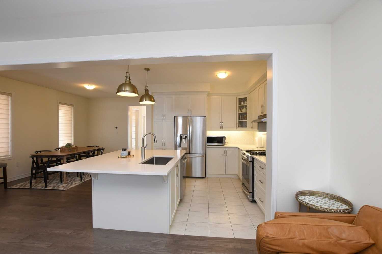 1363 Chretien St
