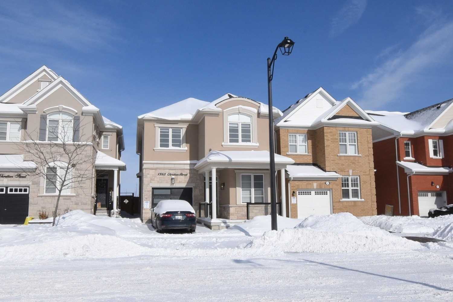 1363 Chretien St