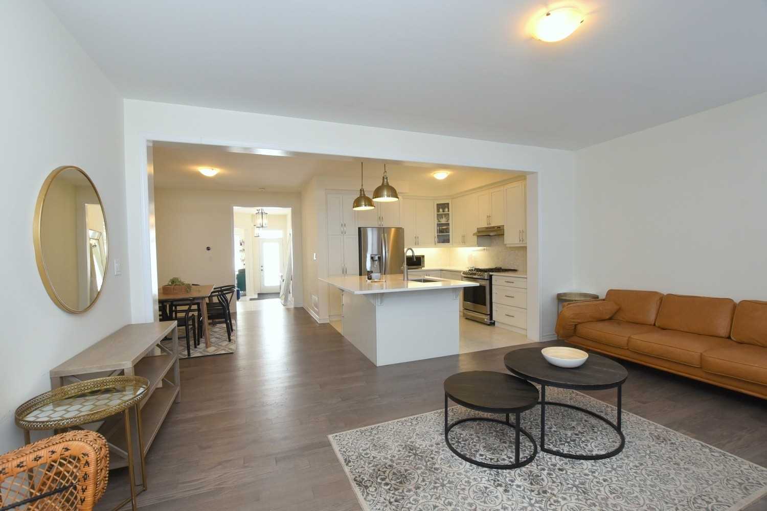 1363 Chretien St