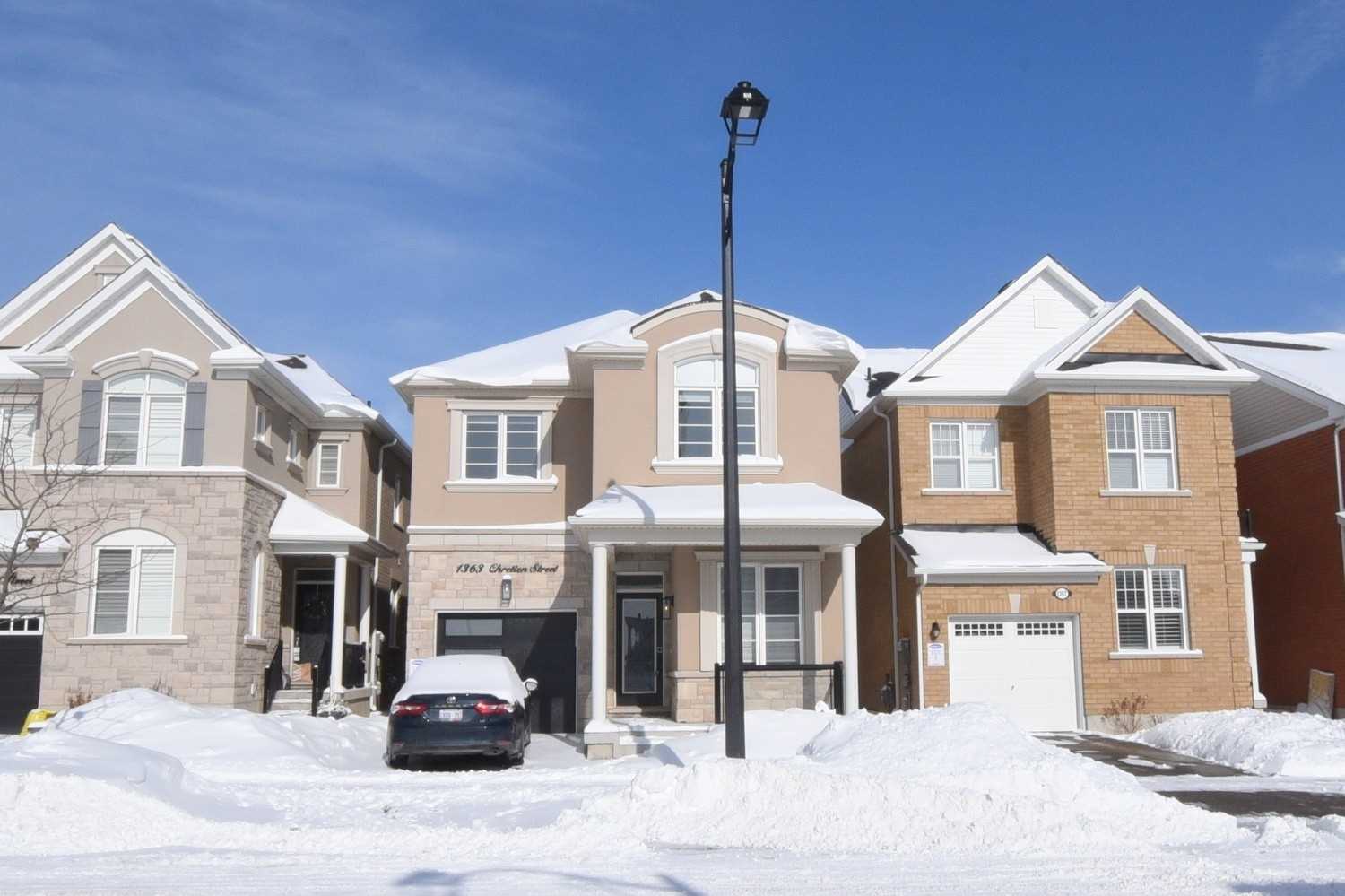 1363 Chretien St