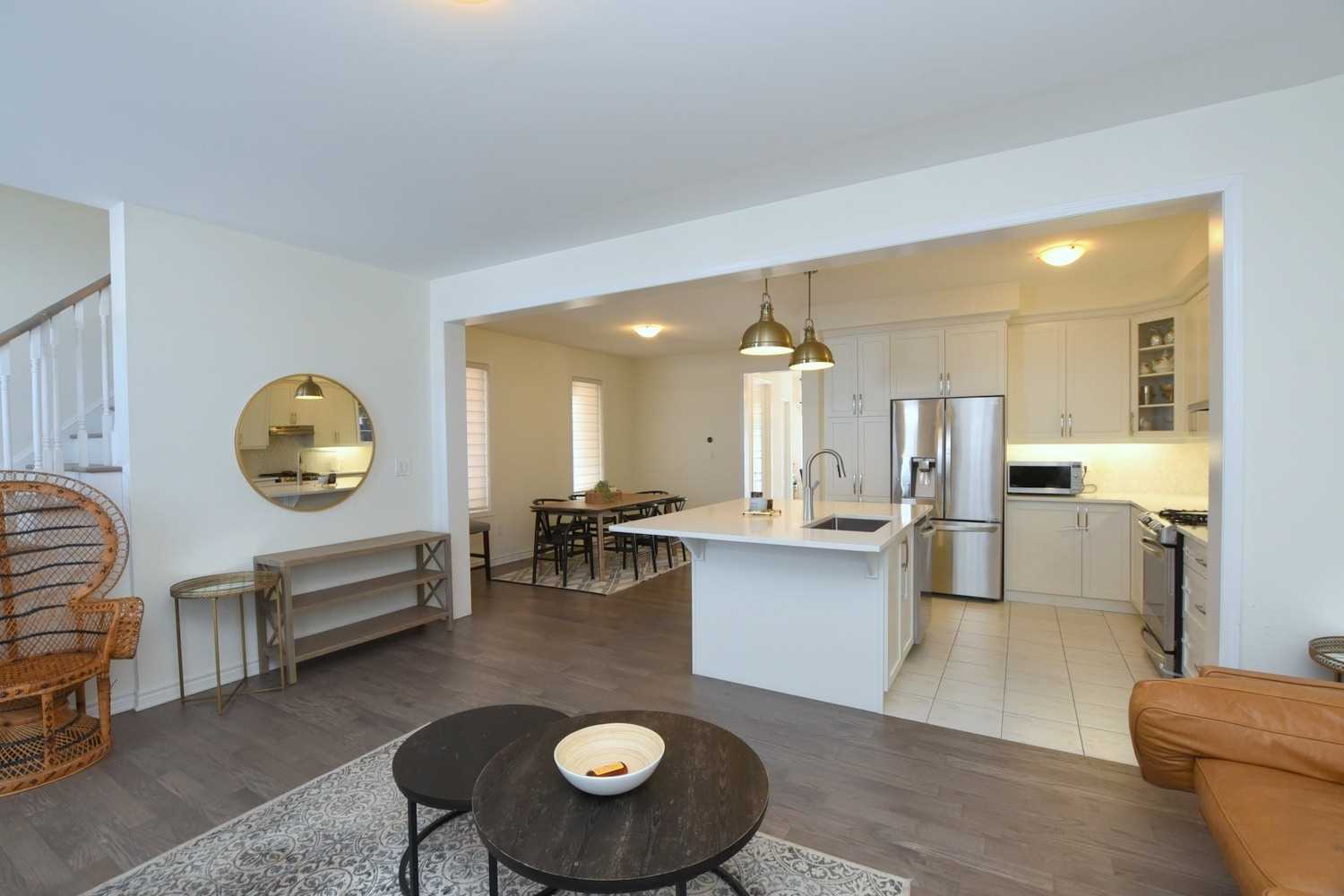 1363 Chretien St