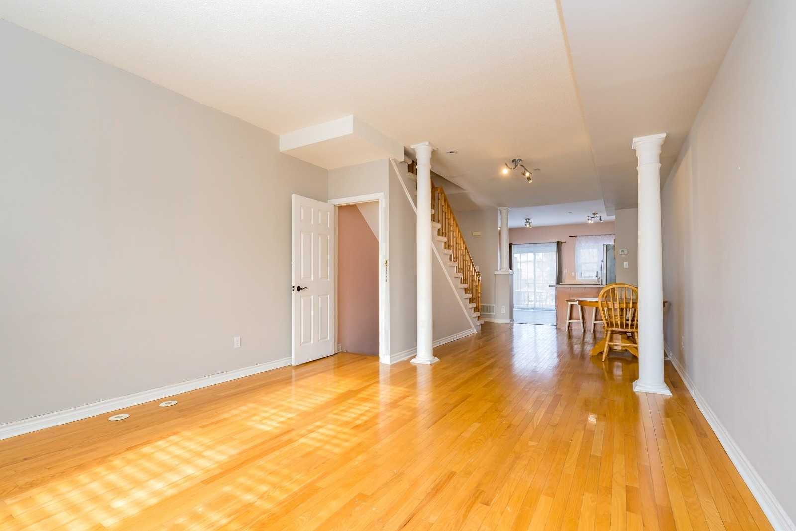 958 The Queensway