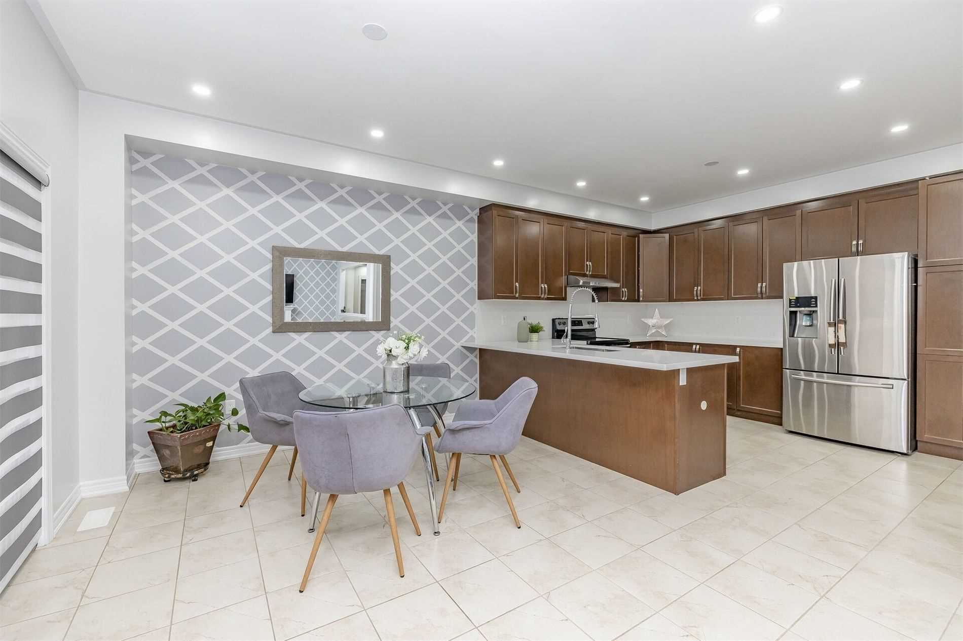 107 Banbridge Cres