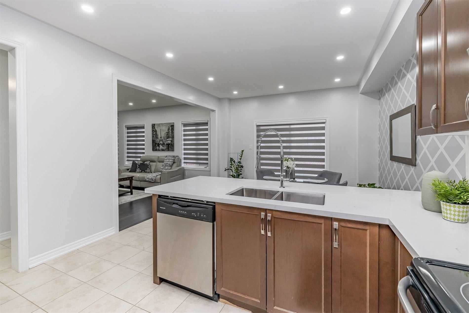 107 Banbridge Cres