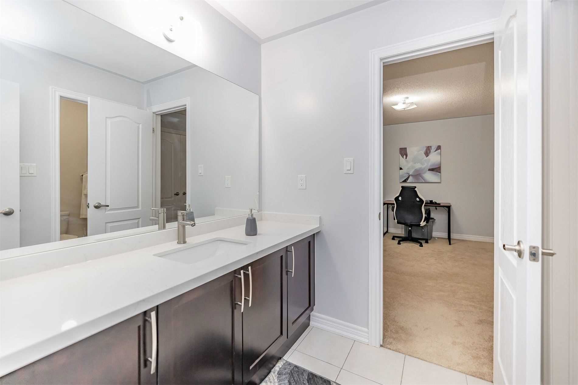 107 Banbridge Cres